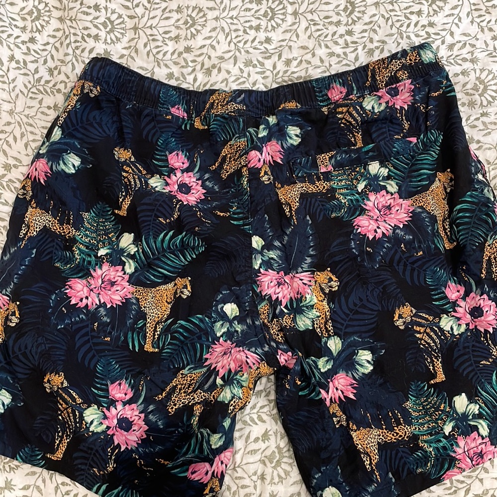 H&M Divided Shorts - Picture 4 of 4